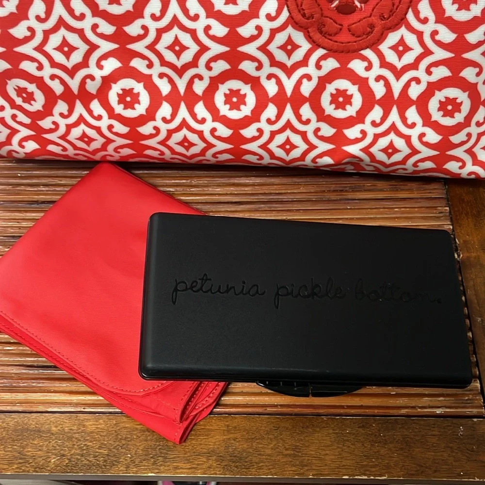 Petunia Pickle Bottom Relaxing in Rimini Wistful Weekender/Diaper Bag,NWT